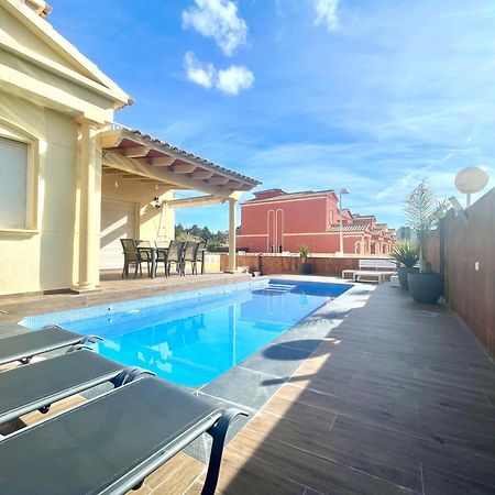 Sunset Pool Villa กัลเป ภายนอก รูปภาพ