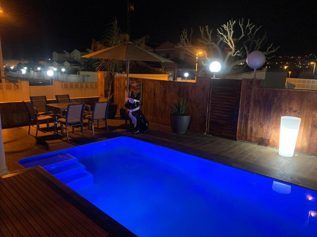 Sunset Pool Villa กัลเป ภายนอก รูปภาพ