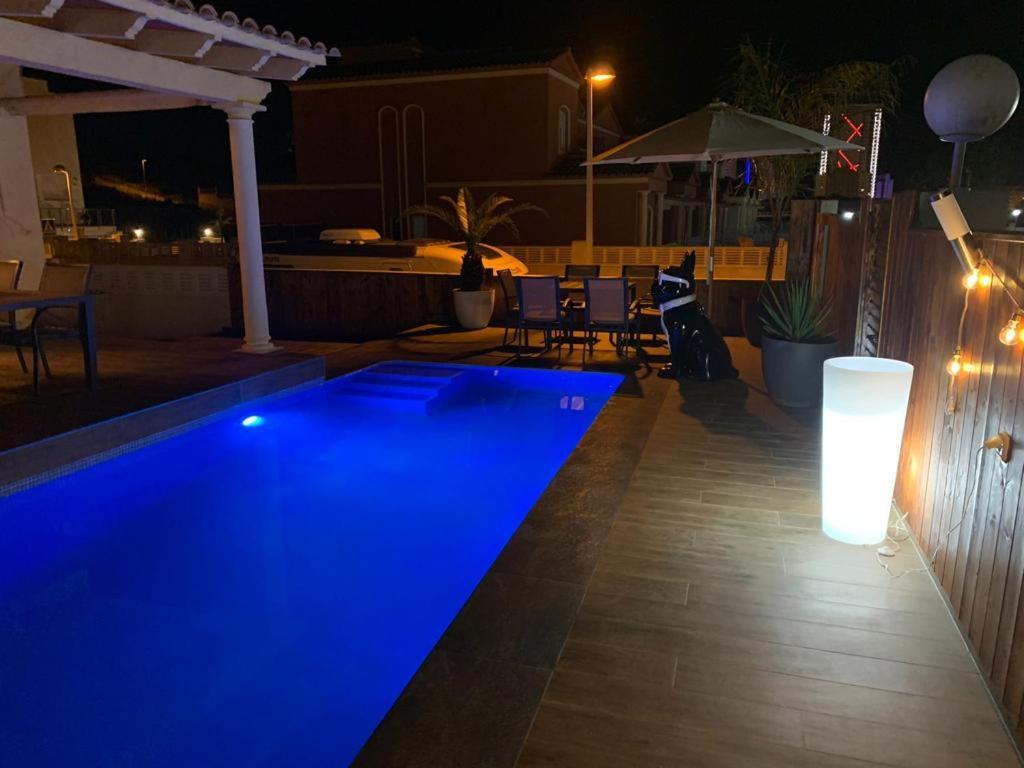 Sunset Pool Villa กัลเป ภายนอก รูปภาพ